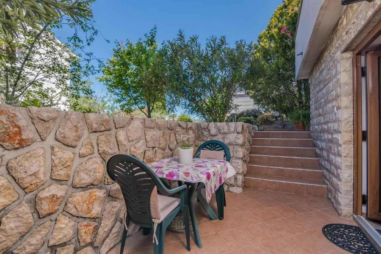 Apartment In Njivice - Insel Krk 54170 0*,  Croatia