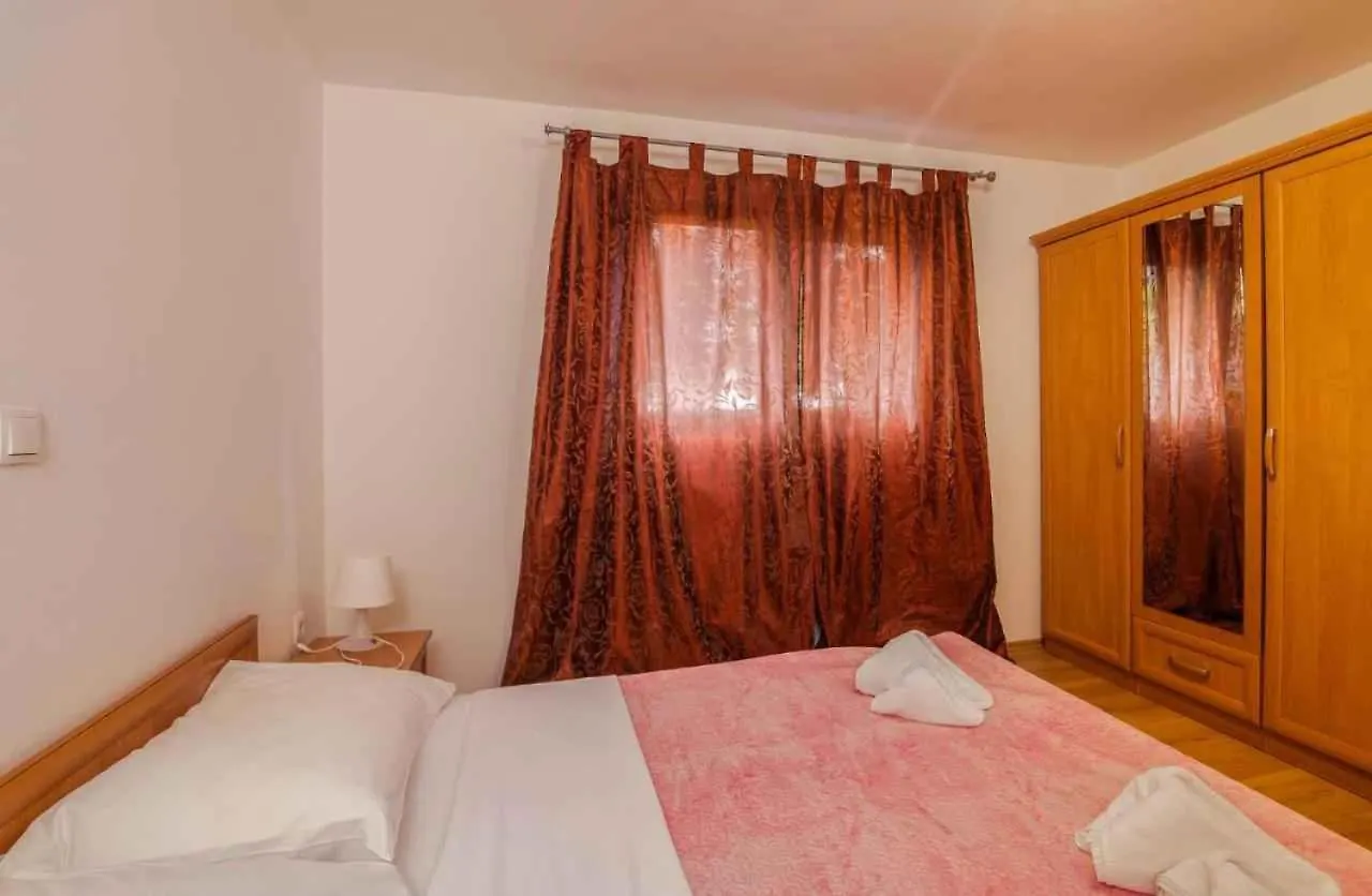 Apartment In Njivice - Insel Krk 54170